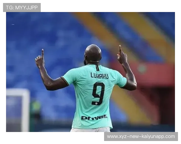 国米卢卡库快速插上头球补射得分堪称艺术